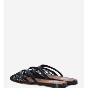 Flat thong sandals