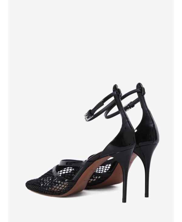 Infradito sandals