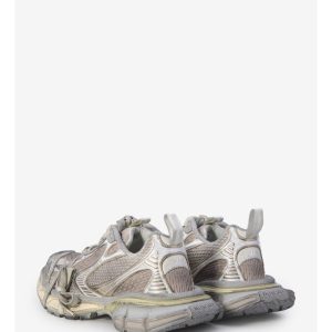 3XL sneakers