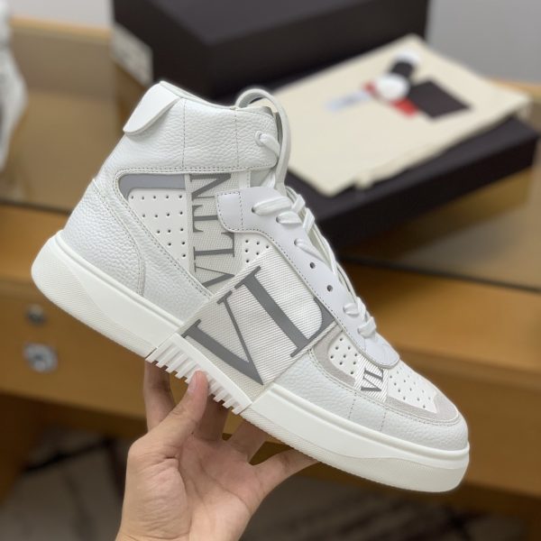 ¡¸#595¡¹Valentino high-top sneakers