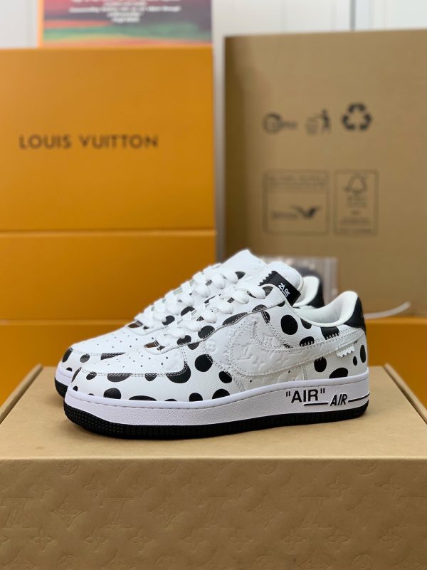 「#640」LOUIS VUITTON × NIKE AIR FORCE 1 Sneaker - Image 2