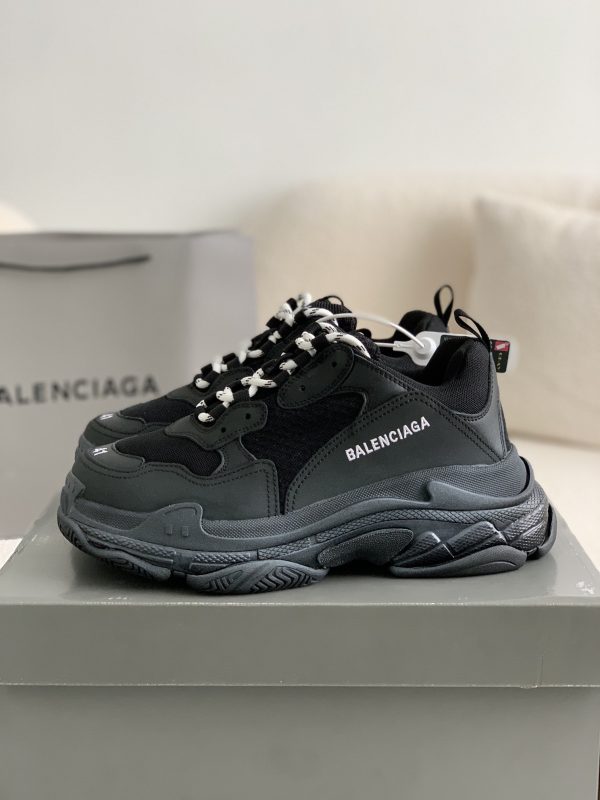 ¡¸#726¡¹Balenciaga TRIPLE S ALLOVER LOGO Sneakers - Image 2