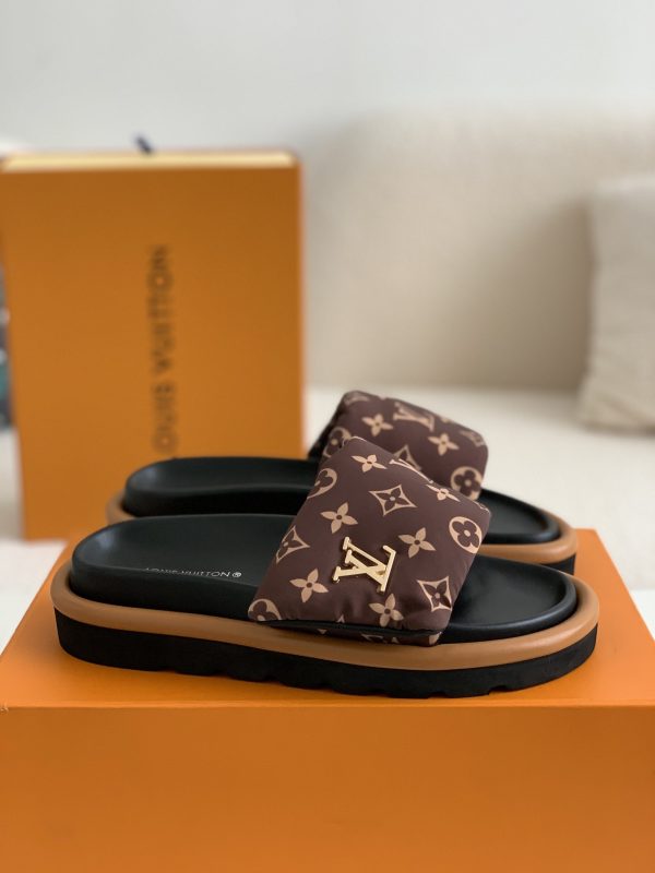 「#873」LOUIS VUITTON  SLIPPERS