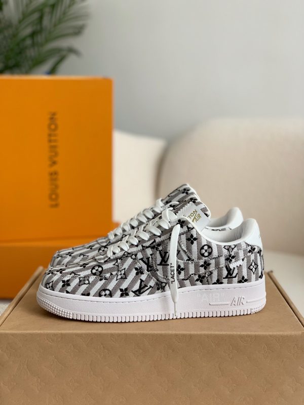 「#1061」LOUIS VUITTON × NIKE AIR FORCE 1 SNEAKER - Image 2