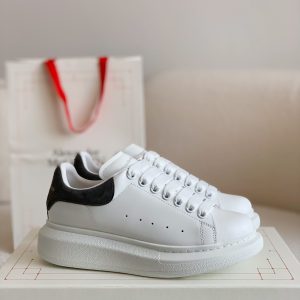 ¡¸#484¡¹Alexander McQueen MQ Dark grey velvet tail Sneakers