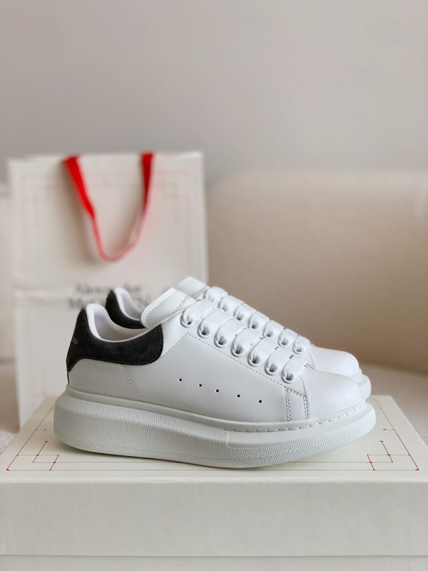 ¡¸#484¡¹Alexander McQueen MQ Dark grey velvet tail Sneakers