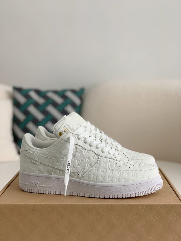 「#45」LOUIS VUITTON × NIKE AIR FORCE 1 Sneaker