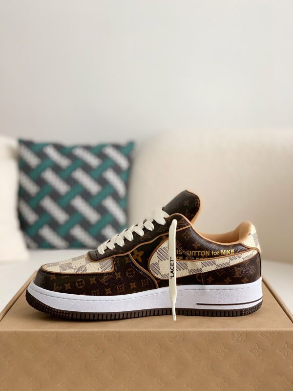 「#317」LOUIS VUITTON × NIKE AIR FORCE 1 Sneaker - Image 4