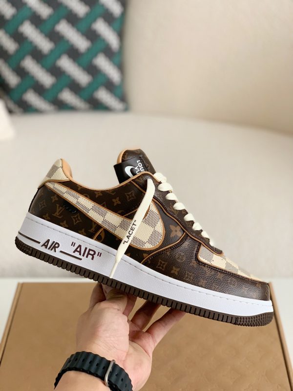「#317」LOUIS VUITTON × NIKE AIR FORCE 1 Sneaker - Image 3