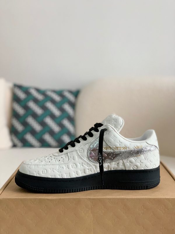 「#1523」LOUIS VUITTON × NIKE AIR FORCE 1 SNEAKER - Image 4