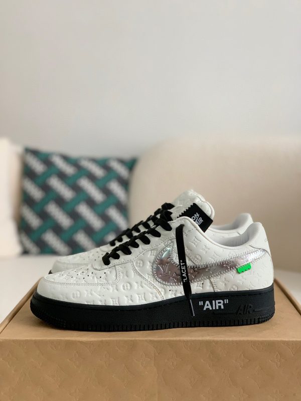 「#1523」LOUIS VUITTON × NIKE AIR FORCE 1 SNEAKER - Image 2