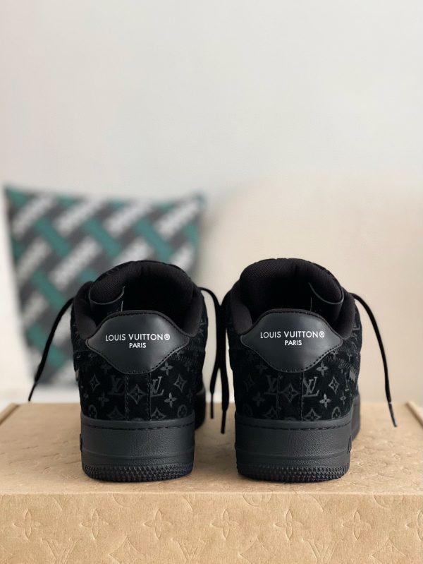 「#46」LOUIS VUITTON × NIKE AIR FORCE 1 Sneaker - Image 5