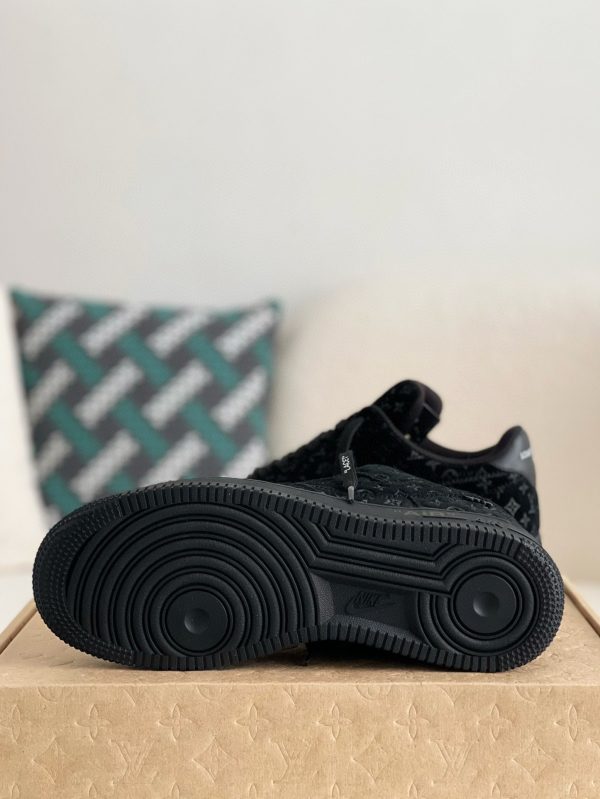「#46」LOUIS VUITTON × NIKE AIR FORCE 1 Sneaker - Image 9