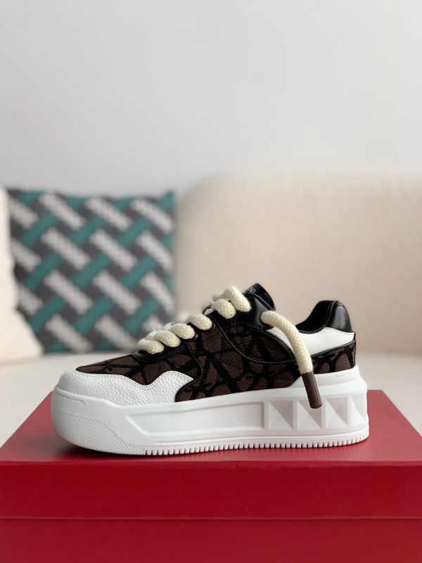 ¡¸#2257¡¹Valentino One Stud Sneakers - Image 4