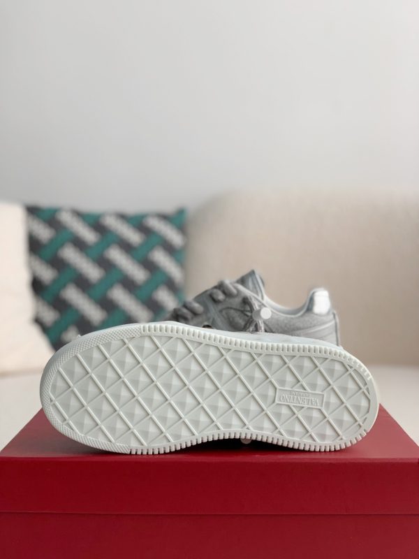 ¡¸#2258¡¹Valentino One Stud Sneakers - Image 9