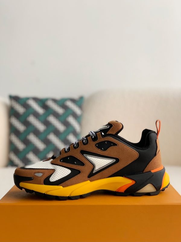 「#2374」Louis Vuitton Runner Tatic Sneakers - Image 4