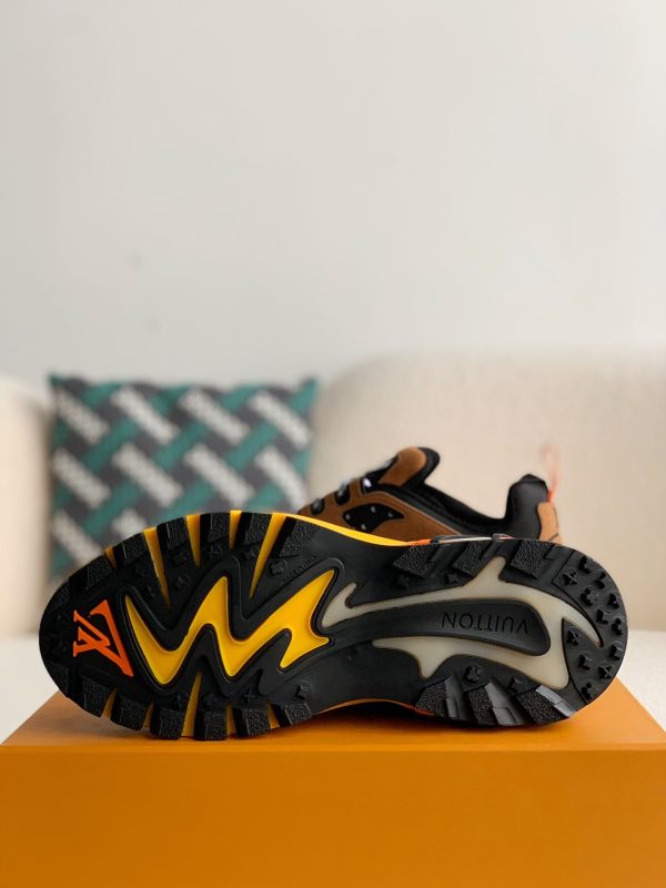 「#2374」Louis Vuitton Runner Tatic Sneakers - Image 5