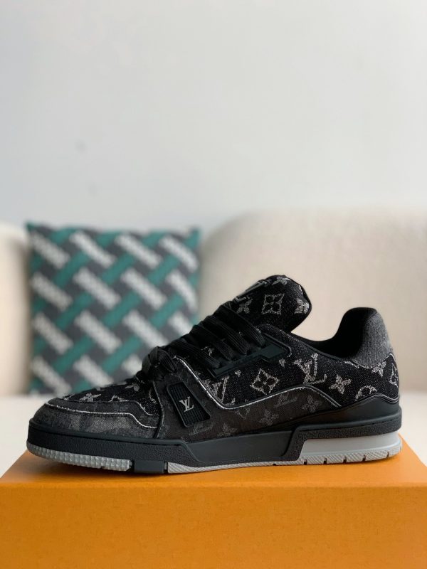 「#2379」LOUIS VUITTON TRAINER - Image 2
