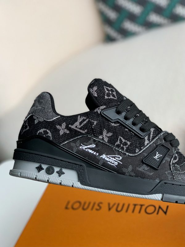 「#2379」LOUIS VUITTON TRAINER - Image 5