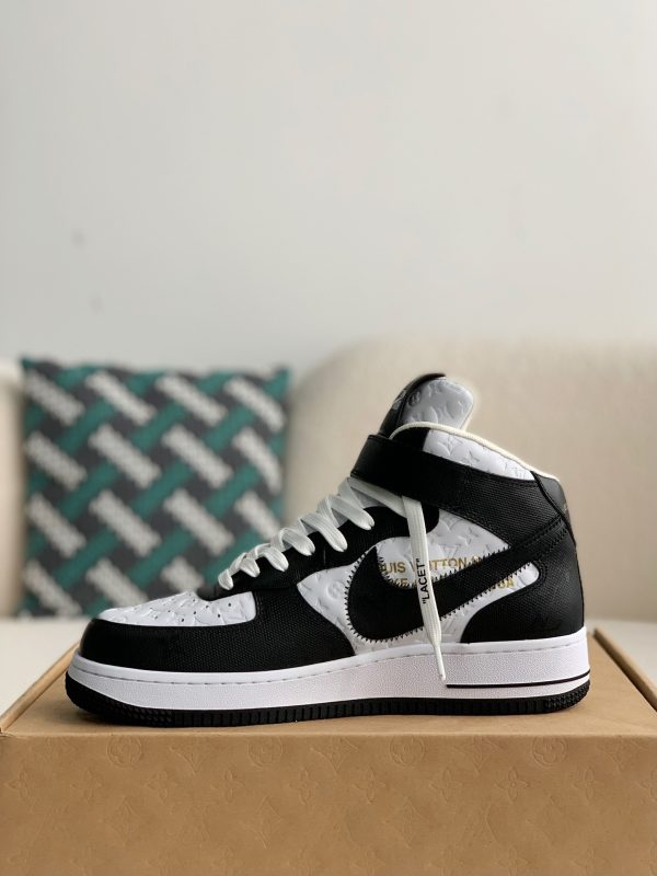 「#2394」LOUIS VUITTON   SNEAKERS - Image 4