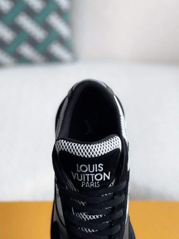 「#2902」LOUIS VUITTON SNEAKERS - Image 9