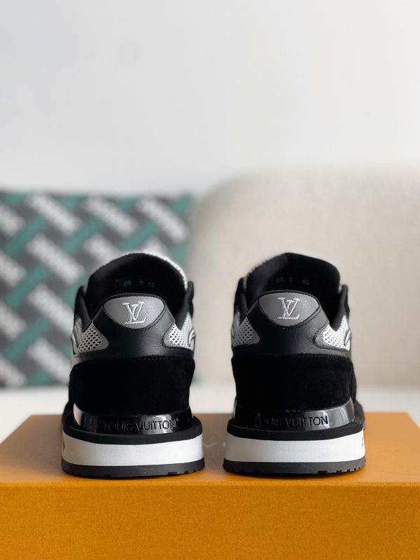 「#2902」LOUIS VUITTON SNEAKERS - Image 3