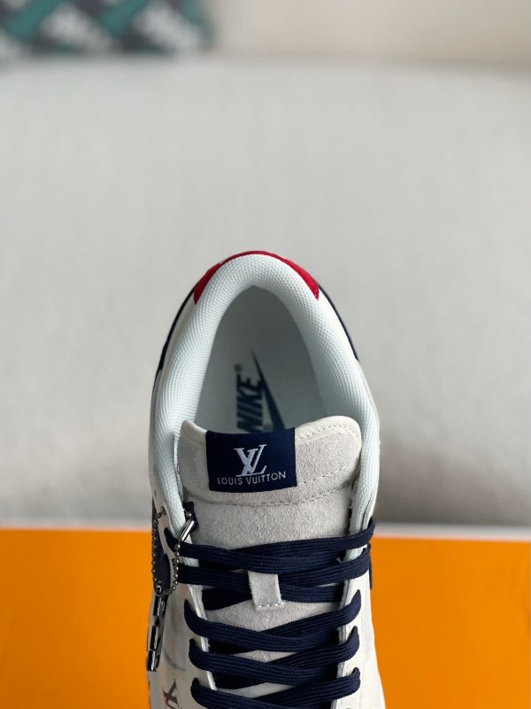 「#2953」LOUIS VUITTON x Nike Dunk Low-top board shoes - Image 8