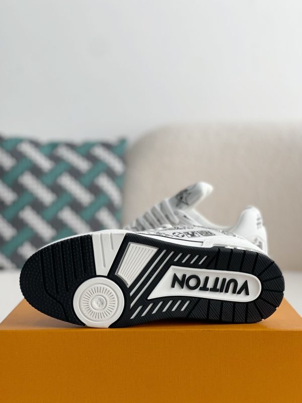 「#2968」LOUIS VUITTON SNEAKERS - Image 5