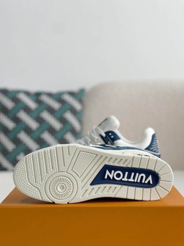 「#2988」LOUIS VUITTON SNEAKERS - Image 5