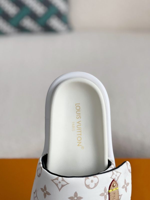 「#2998」LOUIS VUITTON SLIPPERS - Image 9