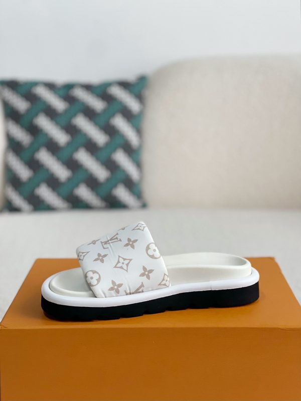 「#2998」LOUIS VUITTON SLIPPERS - Image 4