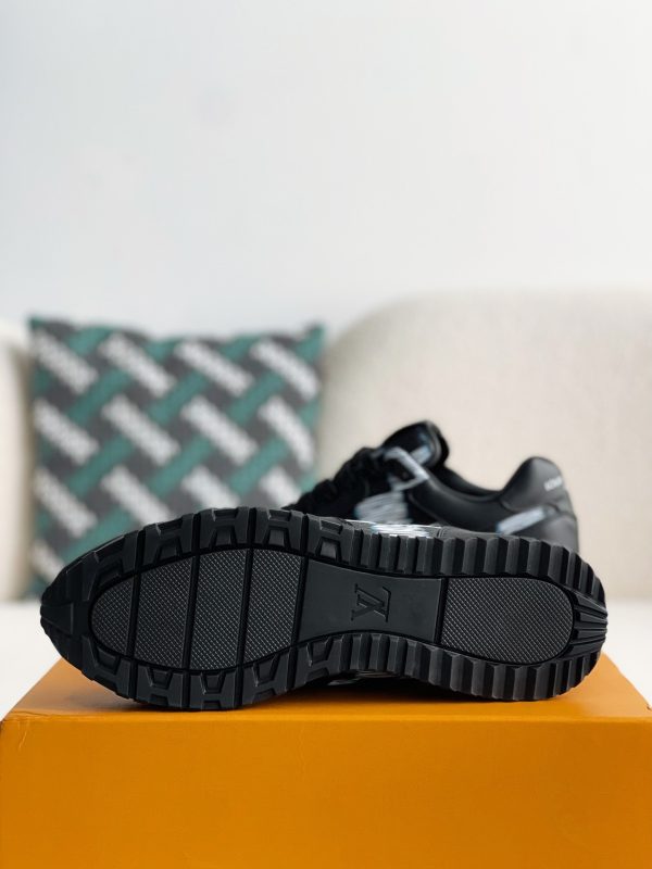 「#3028」Louis Vuitton Run Away Sneakers - Image 5