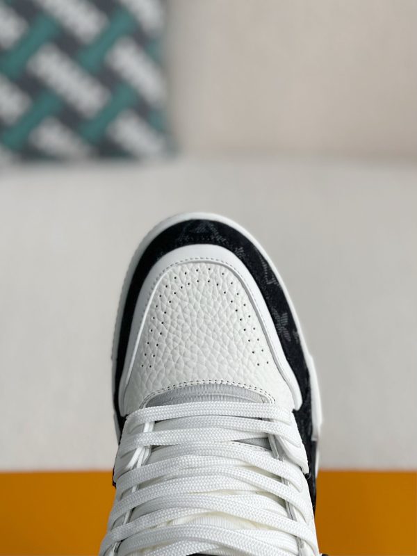 「#3049」LOUIS VUITTON SNEAKERS - Image 8