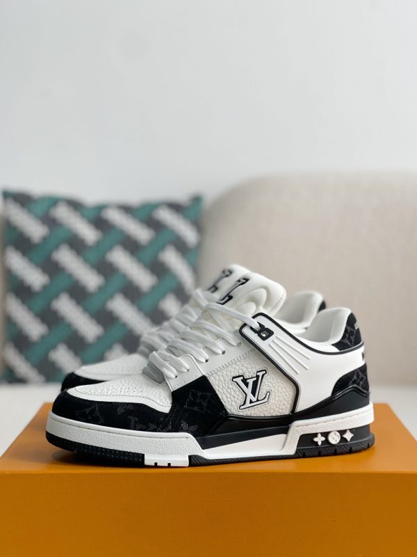 「#3049」LOUIS VUITTON SNEAKERS - Image 2