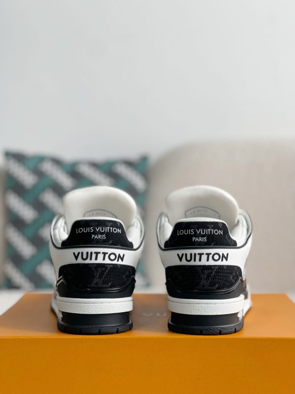 「#3049」LOUIS VUITTON SNEAKERS - Image 3