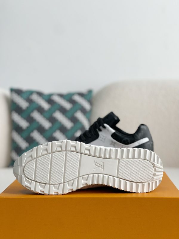 「#3052」LOUIS VUITTON SNEAKERS - Image 5