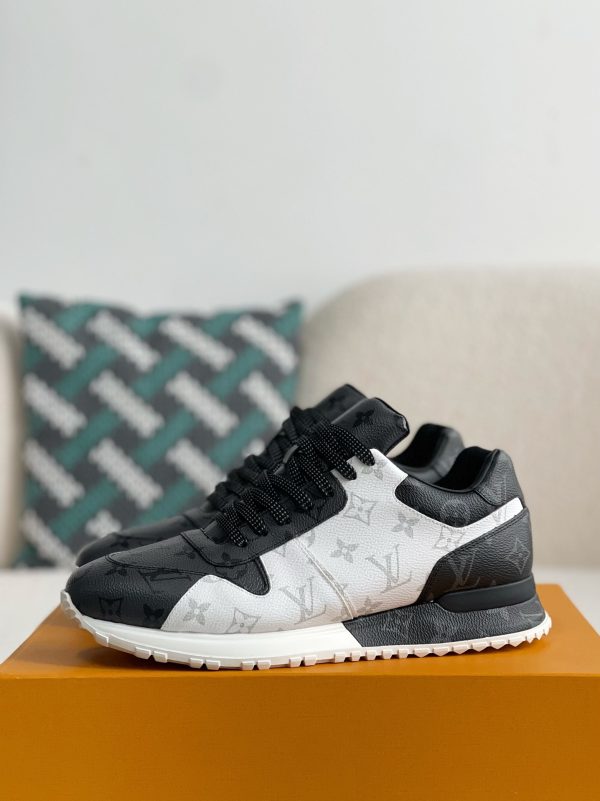 「#3052」LOUIS VUITTON SNEAKERS - Image 2