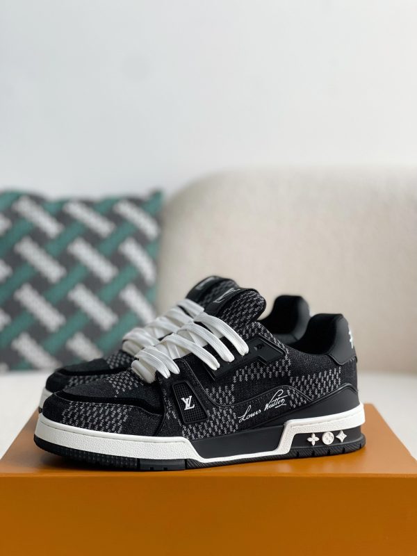 「#3077」LOUIS VUITTON SNEAKERS - Image 2