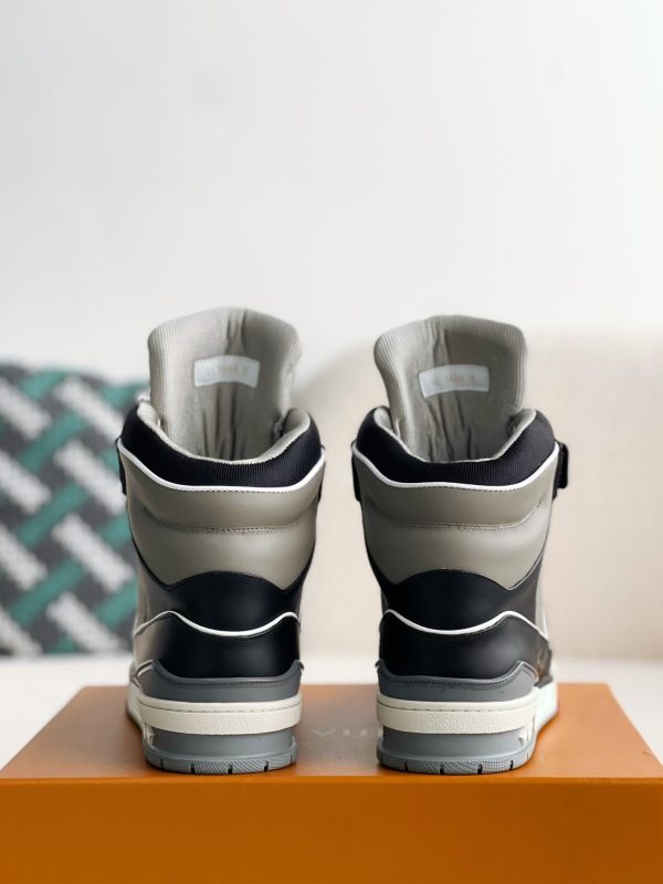 「#3105」LOUIS VUITTON TRAINER SNEAKERS - Image 3