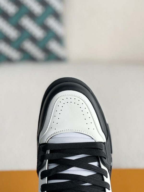 「#3195」LOUIS VUITTON TRAINER SNEAKERS - Image 9