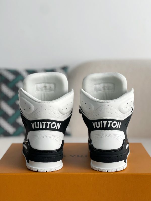 「#3195」LOUIS VUITTON TRAINER SNEAKERS - Image 3