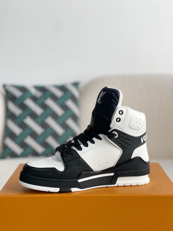 「#3195」LOUIS VUITTON TRAINER SNEAKERS - Image 4