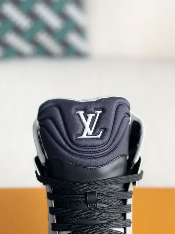 「#3196」LOUIS VUITTON TRAINER SNEAKERS - Image 9