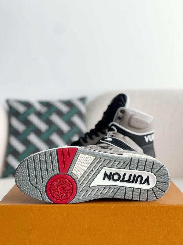 「#3196」LOUIS VUITTON TRAINER SNEAKERS - Image 5