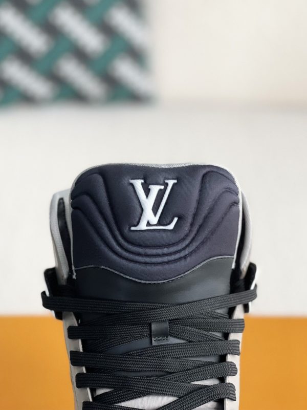 「#3198」LOUIS VUITTON TRAINER SNEAKERS - Image 9