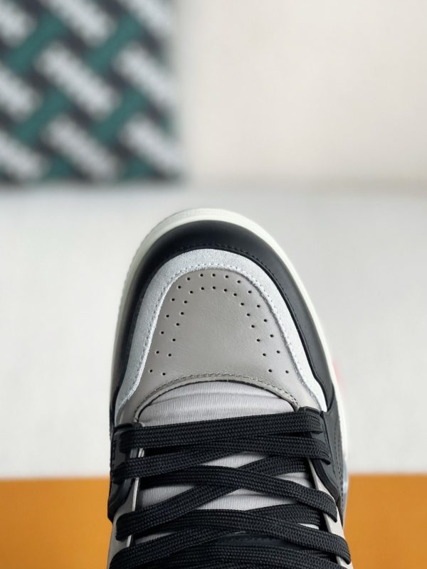 「#3198」LOUIS VUITTON TRAINER SNEAKERS - Image 8