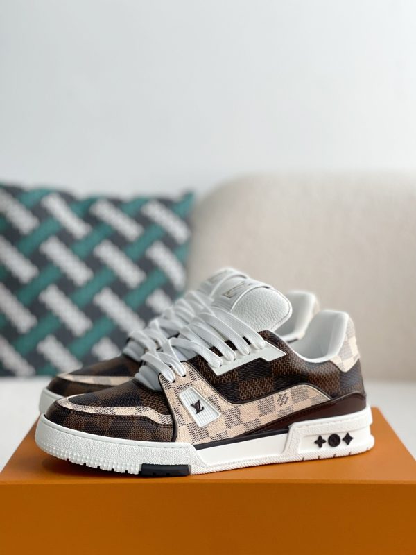 「#3226」 LOUIS VUITTON TRAINER SNEAKERS - Image 2