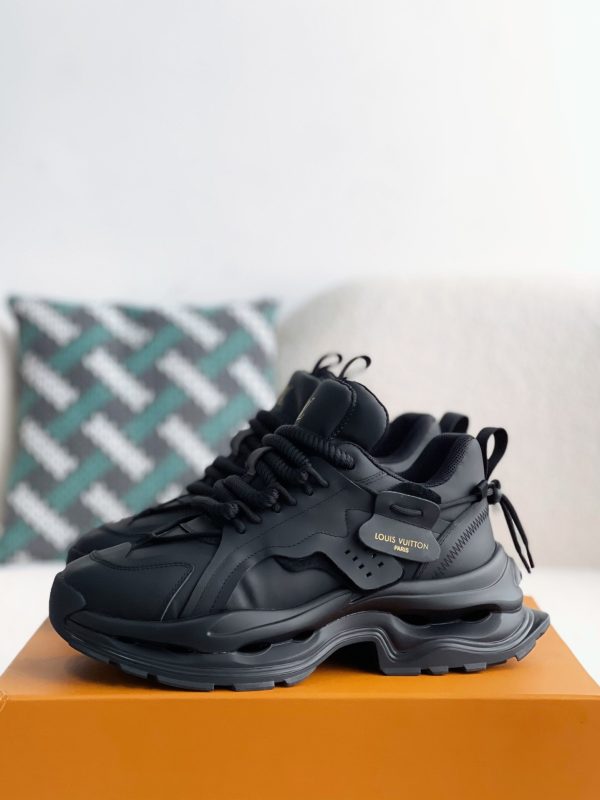 「#3520」LOUIS VUITTON CASUAL SNEAKERS - Image 2