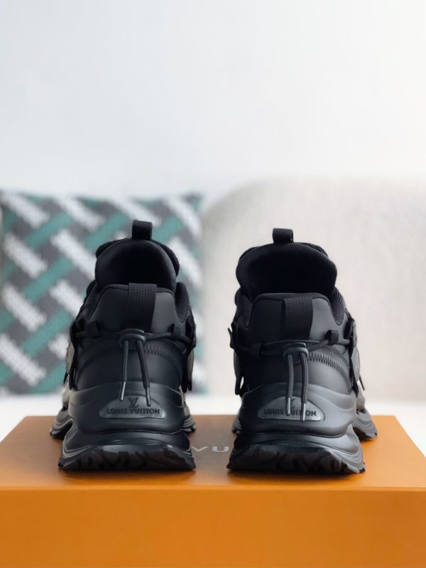 「#3520」LOUIS VUITTON CASUAL SNEAKERS - Image 3