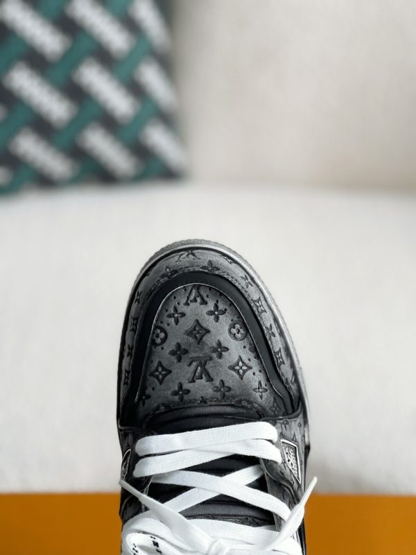 「#3567」 LOUIS VUITTON TRAINER SNEAKERS - Image 9